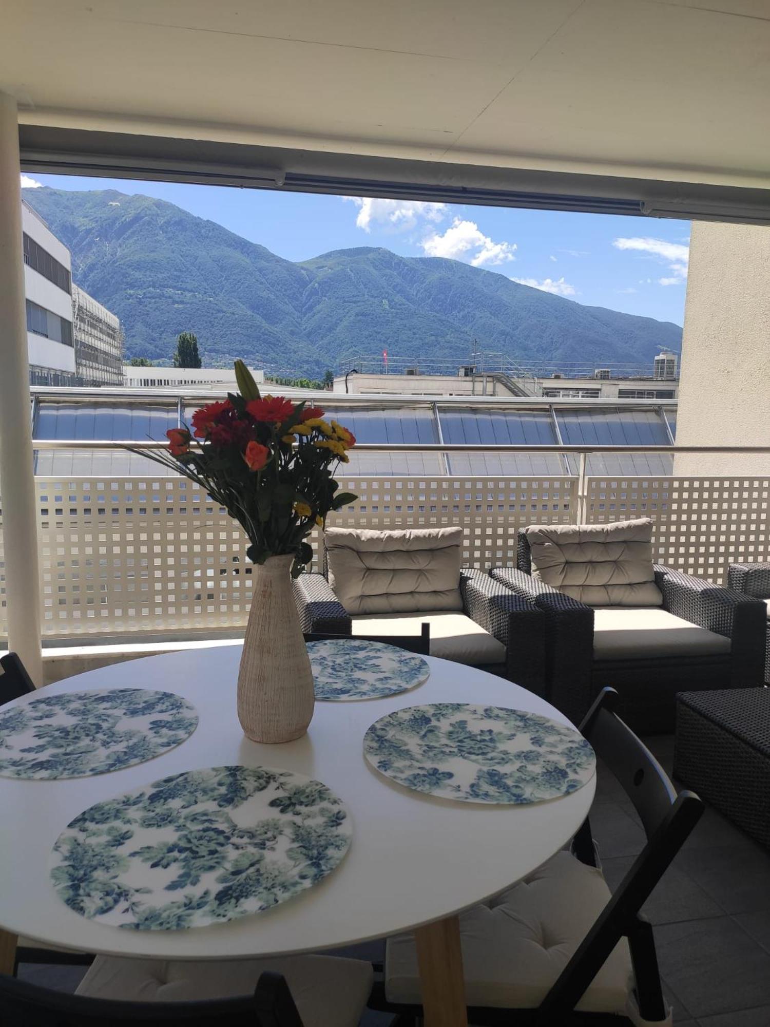 Casa Renoir - Schritte Zum Zee Appartement Locarno Buitenkant foto